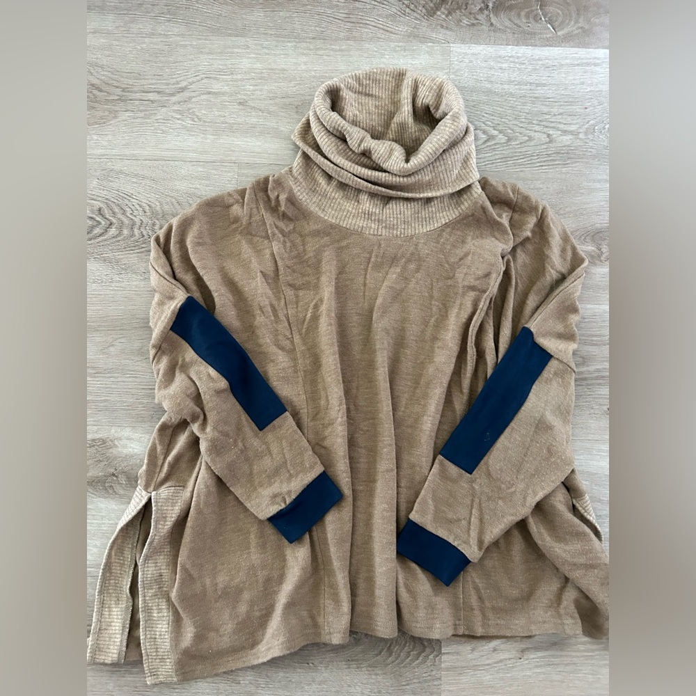 THML MEDIUM TURTLE NECK BROWN NAVY SWEATER
